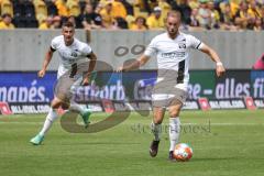 2.BL; Dynamo Dresden - FC Ingolstadt 04, Angriff Maximilian Beister (11, FCI) Stefan Kutschke (30, FCI)