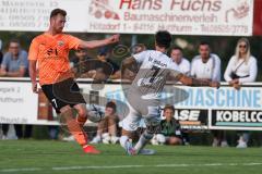 Toto-Pokal; SV Hutthurm - FC Ingolstadt 04; Jannik Mause (7, FCI) Fabian Semsch (SVH)