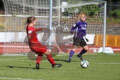 2. Frauen-Bundesliga - Saison 2021/2022 - FC Ingolstadt 04 - FSV Gütersloh - Mailbeck Alina (#8 FCI) - Rolle Sarah Torwart Gütersloh - Foto: Meyer Jürgen