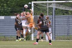 2. Bundesliga Frauen - Saison 2025/26 - FC Ingolstadt 04 Frauen - FCB München II - Torwart Anna-Lena Daum (Nr.22 - FC Ingolstadt Frauen I) - Reszler Eszter rot FCB  - Foto: Meyer Jürgen