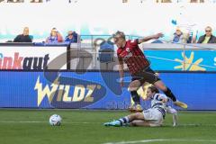 3. Liga; MSV Duisburg - FC Ingolstadt 04; Zweikampf Kampf um den Ball Tobias Bech (11, FCI)