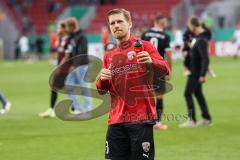 DFB Pokal; FC Ingolstadt 04 - Erzgebirge Aue; Ehrenrunde, das Team bedankt sich bei den Fans, Denis Linsmayer (23, FCI)