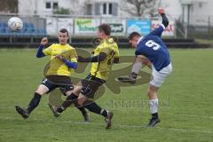 Kreisliga Saison 2022/2023 - TSV Großmehring - FC Hitzhofen  - Johannes Brunnhuber blau mit einer Torchance - Matthias Schneider gelb #21 Hitzhofen - Christian Redl #2 gelb links Hitzhofen - Foto: Meyer Jürgen