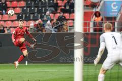 3. Liga; FC Ingolstadt 04 - Rot-Weiss Essen; Torchance verpasst Max Besuschkow (17, FCI) Torwart Golz Jakob (1 RWE)