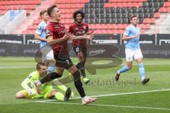 3. Liga - FC Ingolstadt 04 - TSV 1860 München - Dennis Eckert Ayensa (7, FCI) verfehlt Tor, Torwart Kretzschmar Tom (40, 1860) und ärgert ich