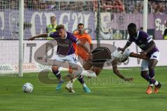 3.Liga - Saison 2022/2023 - VFL Osnabrück - FC Ingolstadt 04 - Henry Rorig (Nr.16 - VFL Osnabrück) - Justin Butler (Nr.31 - FCI) - Foto: Meyer Jürgen