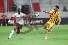 3. Liga; FC Ingolstadt 04 - Alemannia Aachen; Joseph Ganda (16, FCI) Zweikampf Kampf um den Ball Petros Bagalianis (2 AA)