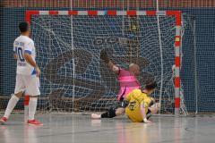 Hallenturnier MTV Ingolstadt - Saison 2025/26 - Reichertshofen - TSV Lichtenau - David Wawrzynek TW Reichertshofen  - Marc Steingräber gelb Lichtenau schiess ein Tor -jubel -  - Foto: Meyer Jürgen