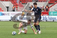 3. Liga; FC Ingolstadt 04 - SpVgg Unterhaching; Zweikampf Kampf um den Ball Felix Keidel (43, FCI) Keller Aaron (16 SpVgg)