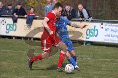 Kreisliga - Saison 2022/2023 - TSV Baar/Ebenhausen - SV Hundszell - Martin Kusche blau Hundszell - Kevin Meiser rot Ebenhausen - Foto: Meyer Jürgen