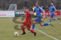 Kreisliga - Saison 2024/25- SV Hundszell - TSV Kösching-  - Jonas Betz rot Kösching - Tim Liesegang blau Hundszell - Foto: Meyer Jürgen
