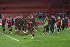 3. Liga; FC Ingolstadt 04 - Alemannia Aachen; Niederlage, hängende Köpfe 0:3, Spieler bedanken sich bei den Fans Fan Fankurve Banner Fahnen Spruchband  Pascal Testroet (37, FCI) Lukas Fröde (34, FCI) Marcel Costly (22, FCI) Moritz Seiffert (23, FCI)