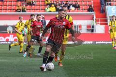 3. Liga; FC Ingolstadt 04 - Borussia Dortmund II; Max Dittgen (10, FCI) Pfanne Franz ( BVB2)