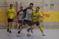 Lotto Bayern Hallencup - Saison 2024/25 - FC Hitzhofen/Oberzell - TSV Ober./Unterhaunstadt- Nico Seitz gelb Hitzhofen  - Baris Soysal grau Ober/Unterhaunstadt  - Foto: Meyer Jürgen