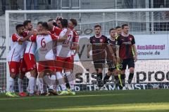 2.BL; FC Ingolstadt 04 - SSV Jahn Regensburg; Tor Jubel Treffer 0:3, Kaan Caliskaner (10 SSV) Benedikt Saller (6 SSV) Joël Zwarts (27 SSV) Konrad Faber (11 SSV) Jan Elvedi (33 SSV), FCI enttäuscht Torwart Fabijan Buntic (24, FCI) Denis Linsmayer (23, FCI)