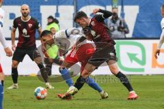 2.BL; Hamburger SV - FC Ingolstadt 04; Thomas Keller (27, FCI) Zweikampf Kampf um den Ball