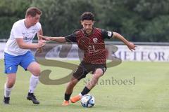 Testspiel; 3. Liga; TSV Berching - FC Ingolstadt 04; Zweikampf Kampf um den Ball Mustafa Alper Özden (4, FCI)