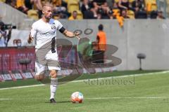 2.BL; Dynamo Dresden - FC Ingolstadt 04, Maximilian Beister (11, FCI) sucht Anspielpartner