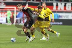 3. Liga; FC Ingolstadt 04 - Borussia Dortmund II; Jannik Mause (7, FCI) Roggow Franz (8 BVB2) Zweikampf Kampf um den Ball