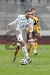 3. Liga - Dynamo Dresden - FC Ingolstadt 04 - Angriff Rico Preisinger (6, FCI) Kade Julius (20 Dresden)