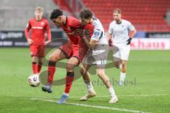 3. Liga; FC Ingolstadt 04 - TSG Hoffenheim II; Zweikampf Kampf um den Ball Ognjen Drakulic (30, FCI) Hör Yannis (16 TSG)