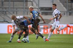 3. Liga - Saison 2026/27 - 1. FC Saarbrücken - FC Ingolstadt 04  - Kelsey Owusu (Nr.31 - Saarbrücken) - Max Plath (Nr.14 - FCI) - Foto: Meyer Jürgen