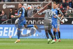 2.BL; FC St. Pauli - FC Ingolstadt 04, Patrick Schmidt (32, FCI) Aremu Afeez (14 Pauli) Filip Bilbija (35, FCI)