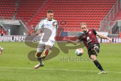 2.BL; FC Ingolstadt 04 - Hannover 96; Tor Chance Schuß Volley, Maximilian Beister (11, FCI) Marcel Franke (28 Han)