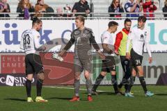 2.BL; Holstein Kiel - FC Ingolstadt 04 - Niederlage, hängende Köpfe Diskussion Torwart Robert Jendrusch (1, FCI) Valmir Sulejmani (33, FCI) Dominik Franke (3 FCI) Jonatan Kotzke (25, FCI) Merlin Röhl (34, FCI)