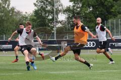 3. Liga; FC Ingolstadt 04 - Trainingsauftakt, Maximilian Neuberger (38, FCI) Neuzugang Pascal Testroet (37, FCI)