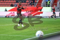 3. Liga; FC Ingolstadt 04 - Hallescher FC; Tor verpasst, Moussa Doumbouya (27, FCI) ärgert sich