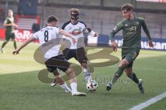 3. Liga; SC Verl - FC Ingolstadt 04; Zweikampf Kampf um den Ball Elias Decker (3, FCI) Kammerbauer Patrick (8 Verl) Otto Yari (28 Verl)