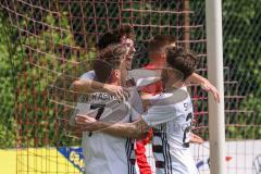 Kreisliga - Saison 2024/25- SV Kasing - TSV Kösching-  -  Der 1:0 Führungstreffer durch - Simon Renn weiss Kasing - jubel - Valentin Hafner rot Kösching - Foto: Meyer Jürgen