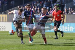 2.BL; Holstein Kiel - FC Ingolstadt 04 - Florian Pick (26 FCI) scheitert an Holtby Lewis (10 Kiel)