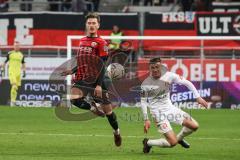 3. Liga; FC Ingolstadt 04 - Hallescher FC; Zweikampf Kampf um den Ball Calvin Brackelmann (17, FCI) Reddemann Sören (25 Halle)