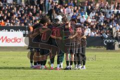 Freundschaftsspiel - Saison 2025/26 - FC Ingolstadt 04 II - Delay Sports -  Die Mannschaft bildet einen Kreis vor dem Spiel -  - XXXXX - Foto: Meyer Jürgen