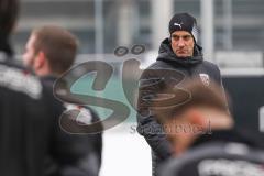 2.BL; FC Ingolstadt 04 - Training, neuer Cheftrainer Rüdiger Rehm, Pressekonferenz, Cheftrainer Rüdiger Rehm (FCI) leitet erstes Training, beobachtet die Spieler