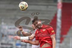 3. Liga - Saison 2025/26 - SV Wehen/Wiesbaden - FC Ingolstadt 04  - Sascha Mockenhaupt (Nr.4 - Wiesbaden) - Linus Rosenlöcher (Nr.19 - FCI) - Foto: Meyer Jürgen