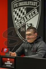 3. Liga; FC Ingolstadt 04 - Rot-Weiss Essen; Interview Pressekonferenz Cheftrainer New Koschinat (RWE)