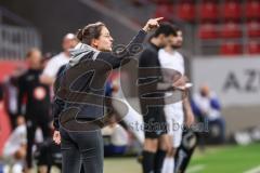 3. Liga; FC Ingolstadt 04 - SV Waldhof Mannheim; Cheftrainerin Sabrina Wittman (FCI) an der Seitenlinie, Spielerbank