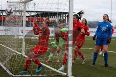 2. Frauen-Bundesliga - Saison 2021/2022 - FC Ingolstadt 04 - VFL Wolfsburg II - Der 1:0 Führungstreffer durch Fritz Anna-Lena (#19 FCI) - Wagner Melanie Torwart Wolfsburg - jubel - Maier Ramona (#18 FCI) - Foto: Meyer Jürgen