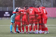 Bayernliga Süd - Saison 2022/2023 - FC Ingolstadt 04 - SV Kirchanschöring - Die Mannschaft bildet einen Kreis vor dem Spiel - Foto: Meyer Jürgen