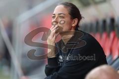 3. Liga; FC Ingolstadt 04 - VfL Osnabrück; an der Seitenlinie, Spielerbank Cheftrainerin Sabrina Wittmann (FCI)