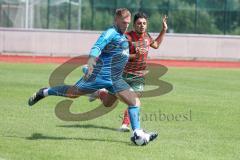 Testspiel - TSV Ingolstadt Nord - FC Augsburg II - Martin Schwürzer Torwart TSV Ingolstadt - Davide Dèllerba rot Augsburg - Foto: Jürgen Meyer