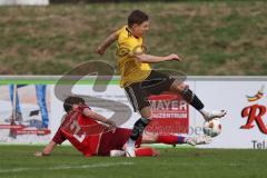 Kreisklasse - Saison 2023/24 -  SV Zuchering - TSV Lichtenau - Yannick Stibbe rot Zuchering - Boris Manko gelb Lichtenau - Foto: Meyer Jürgen