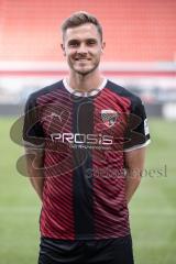 2.BL; FC Ingolstadt 04 - Portraitshooting, Mannschaftsfoto, Nils Roeseler (13, FCI)