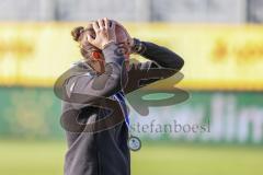 Toto-Pokal Finale; Würzburger Kickers - FC Ingolstadt 04; Sieg Jubel Freude Toto-Pokalsieg Fan Fankurve Banner Fahnen Spruchband Spieler bedanken sich bei den Fans Tanz Cheftrainerin Sabrina Wittmann (FCI)