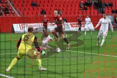 3. Liga; FC Ingolstadt 04 - FSV Zwickau; Torchance für Tobias Bech (11, FCI) Torwart Engelhardt Marcel (25 FSV) Butzen Nils (16 FSV)