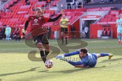 3. Liga - FC Ingolstadt 04 - 1. FC Kaiserslautern - Caniggia Ginola Elva (14, FCI) überspringt Torwart Spahic Avdo (1 FCK)