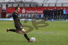 Toto Pokal - TSV 1860 München - FC Ingolstadt 04 - Marcel Gaus (19, FCI) verschießt den Elfmeter